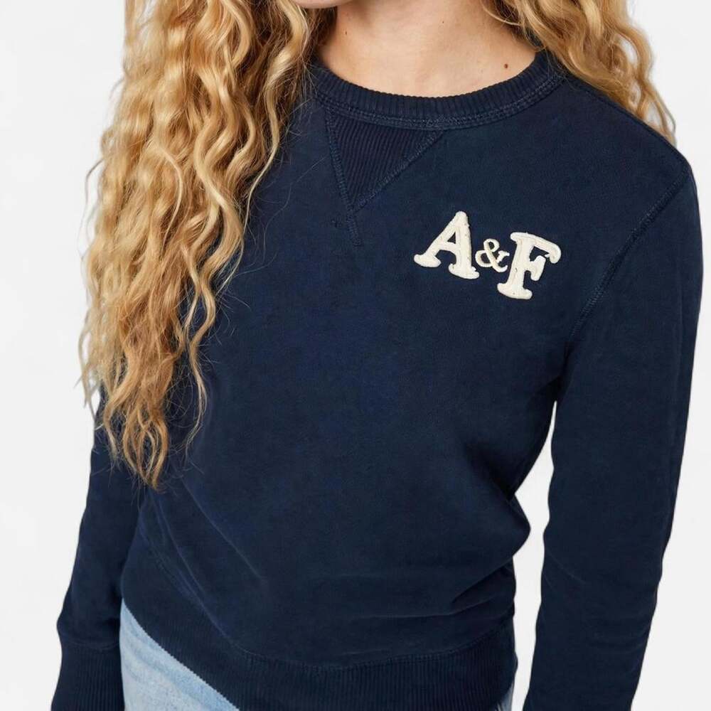 Abercrombie & Fitch Women's Navy and Blue Sweatshirt